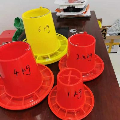 ODM 3kg Chicken Feeder Hanging Bucket 6KG Plastic Chicken Water Feeder